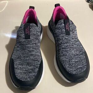 Sketchers D’lux walker